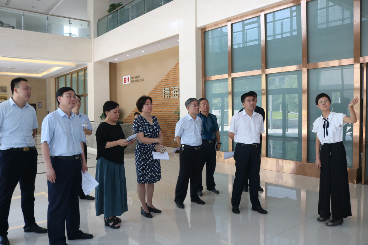 石家庄市委组织部部长张效春到高新区视察企业人才情况
